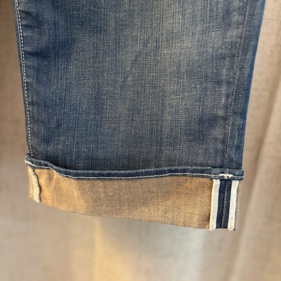 Rock Republic Capri Women’s Size 30 Light wash w/white Stitching. Pre-owned - Picture 4 of 7